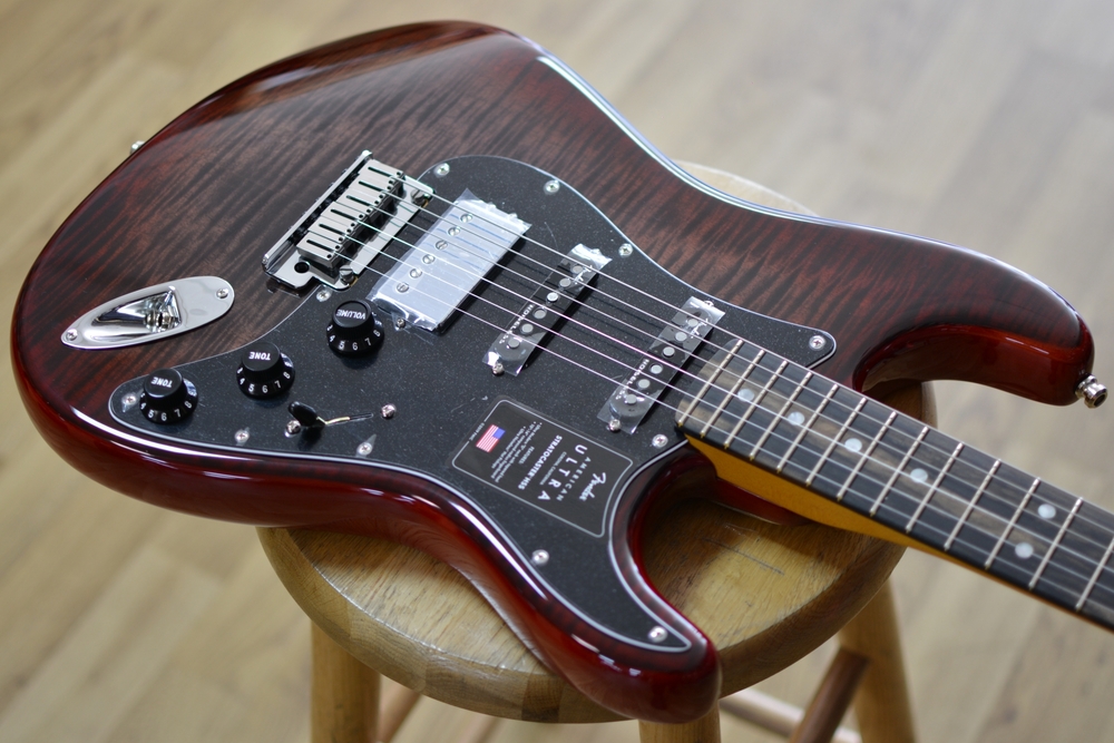 Fender Limited Edition American Ultra Stratocaster HSS, Streaked Ebony