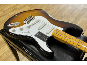 Fender 70th Anniversary American Vintage II 1954 Stratocaster Electric Guitar 2 Colour Sunburst  