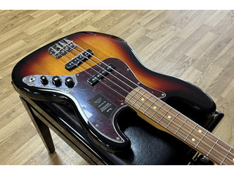 Fender Vintera '60s Jazz Bass 3-Colour Sunburst Electric Bass Guitar & Case