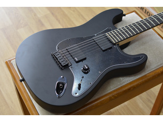 Fender Artist Jim Root Stratocaster Flat Black Electric Guitar Deluxe Black Tweed Hardshell Case