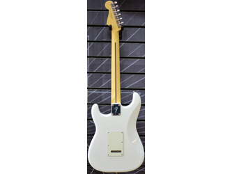 Fender Player Stratocaster Polar White Electric Guitar