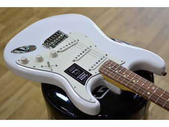 Fender Player Stratocaster Polar White Electric Guitar