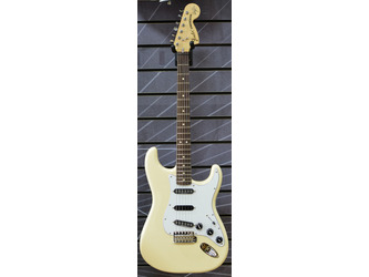 Fender Ritchie Blackmore Stratocaster, Olympic White, Scalloped Rosewood Incl Deluxe Gig Bag