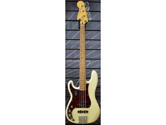 Fender Player Plus Precision Bass, Left-Hand, Pau Ferro Fingerboard, Olympic Pearl w/ Deluxe Case
