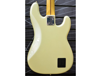 Fender Player Plus Precision Bass, Left-Hand, Pau Ferro Fingerboard, Olympic Pearl w/ Deluxe Case