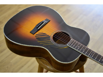 Fender Paramount PO-220E Orchestra 3-Colour Vintage Sunburst Electro Acoustic Guitar & Case