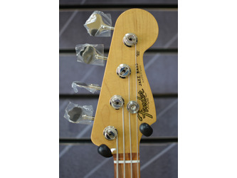 Fender Vintera '60s Jazz Bass Daphne Blue Electric Bass Guitar & Case