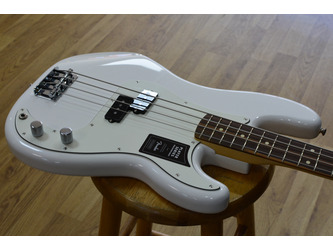 Fender Player Precision Bass Polar White, Pau Ferro Neck - Electric Bass Guitar