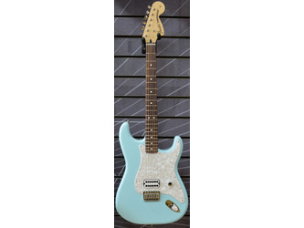 Fender Limited Edition Tom Delonge Stratocaster in Daphne Blue - Includes Fender Gig Bag