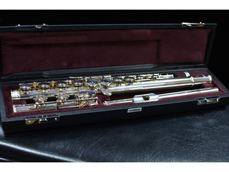 Yamaha YFL412 Solid Silver Tube Flute Outfit