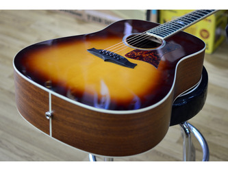 Tanglewood Premier TSP15 SDHB Slope Shoulder Dreadnought Honey Burst Electro Acoustic Guitar
