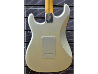 Fender Artist H.E.R. Stratocaster Chrome Glow Electric Guitar incl Gig Bag
