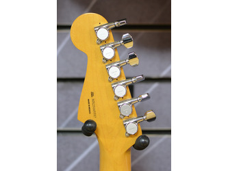 Fender Kurt Cobain Jaguar, 3-Colour Sunburst, Rosewood - Incl Hard Fender Case 