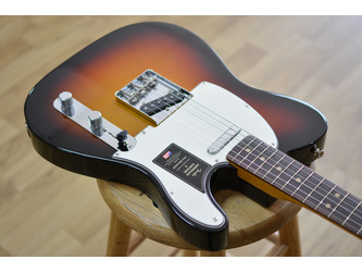 Fender American Vintage II 1963 Telecaster 3 Colour Sunburst with Vintage-Style Brown Case B Stock
