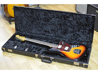 Fender Kurt Cobain Jaguar, 3-Colour Sunburst, Rosewood - Incl Hard Fender Case 