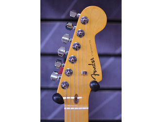 Fender Amercian Ultra Stratocaster HSS with Maple Fingerboard in Texas Tea Incl Elite Moulded Case