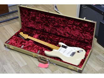 Fender American Vintage II 1957 Stratocaster Vintage Blonde Incl Vintage-Style Tweed Hard Case