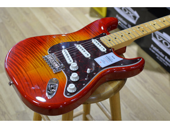 Fender Made In Japan 2024 Collection Made in Japan Hybrid II Stratocaster - Incl Padded Gig Bag