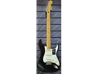 Fender Player II Stratocaster®Electric Guitar Maple Fingerboard, Black