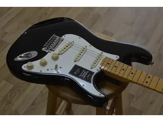 Fender Player II Stratocaster®Electric Guitar Maple Fingerboard, Black