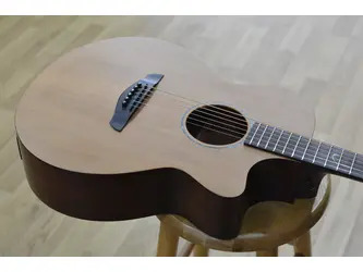 Faith Naked Cedar FKVCD Venus OM Natural All Solid Electro Acoustic Guitar & Case