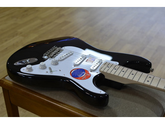 Fender Eric Clapton Stratocaster, Maple Fingerboard, Black incl Vintage Style Tweed Case 