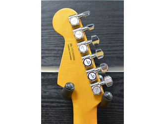 Fender Amercian Ultra Stratocaster with Maple Fingerboard in Texas Tea with Elite Moulded Case Case