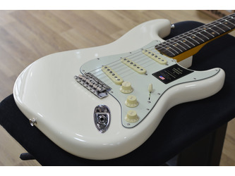 Fender American Vintage II 1961 Stratocaster Olympic White Incl Vintage Hard Case