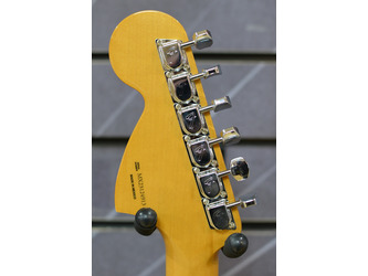 Fender Vintera II '70s Jaguar Vintage White electric Guitar & Deluxe Gig Bag