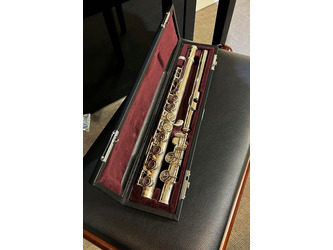 Yamaha YFL412 Solid Silver Tube Flute Outfit