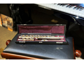 Yamaha YFL412 Solid Silver Tube Flute Outfit