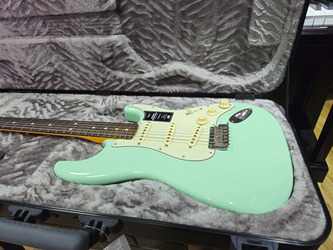 Fender Limited Edition American Professional II Matching Headcap Lectric Guitar Surf Green