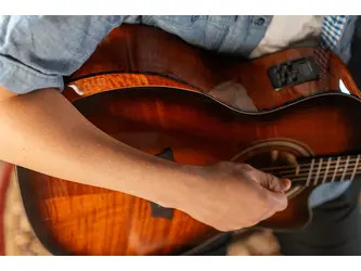 Washburn WCG12FCE-U Grand Auditorium Electro Acoustic Guitar 