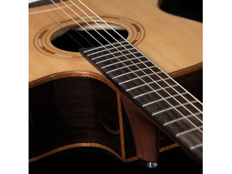 Washburn Comfort G20SCE Solid Sitka Spruce Top Grand Auditorium Electro Acoustic Guitar