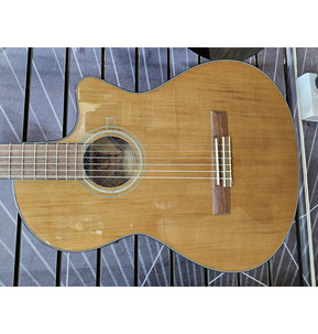 Fender Classic Design CN-140SCE Thinline Electro Nylon Guitar & Case