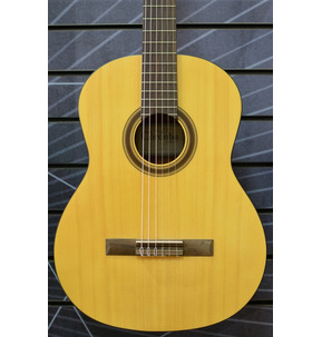 Cordoba Protege CP100 Nylon Guitar Pack