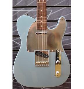 Fender Artist Chrissie Hynde Telecaster Ice Blue Metallic Electric Guitar & Case