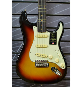 Fender American Vintage II 1961 Stratocaster 3 Colour Sunburst Incl Vintage Hard Case