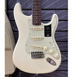 Fender American Vintage II 1961 Stratocaster Olympic White, Hard Case B Stock