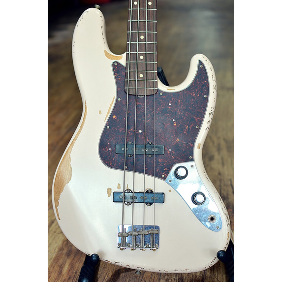 Fender Flea Jazz Bass, Road Worn Faded Shell Pink, Rosewood