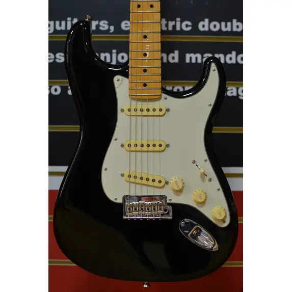 American Professional II Stratocaster® Maple Fingerboard, Black B Stock