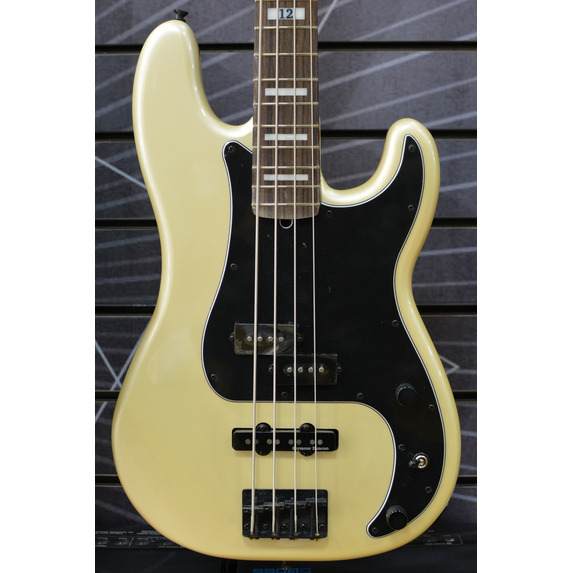 Fender Artist Duff McKagan Deluxe Precision Bass White Pearl Electric Bass Guitar & Case