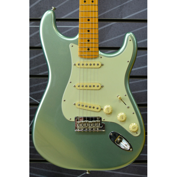 Fender American Professional II Stratocaster Mystic Surf Green Electric Guitar & Case B Stock