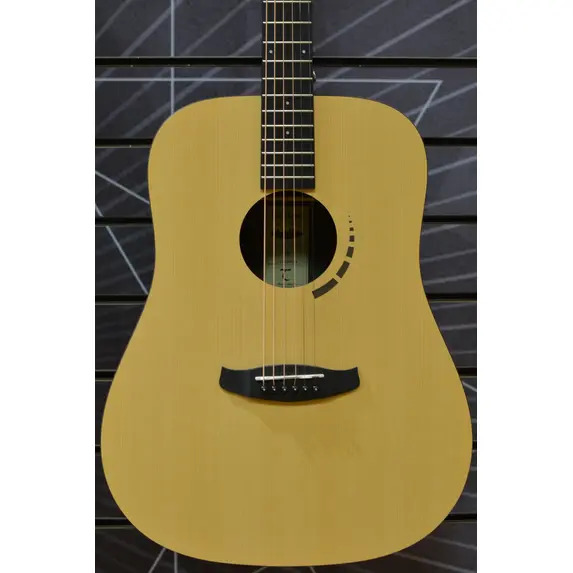 Tanglewood Metropolitan Series TM5 Acoustic Guitar