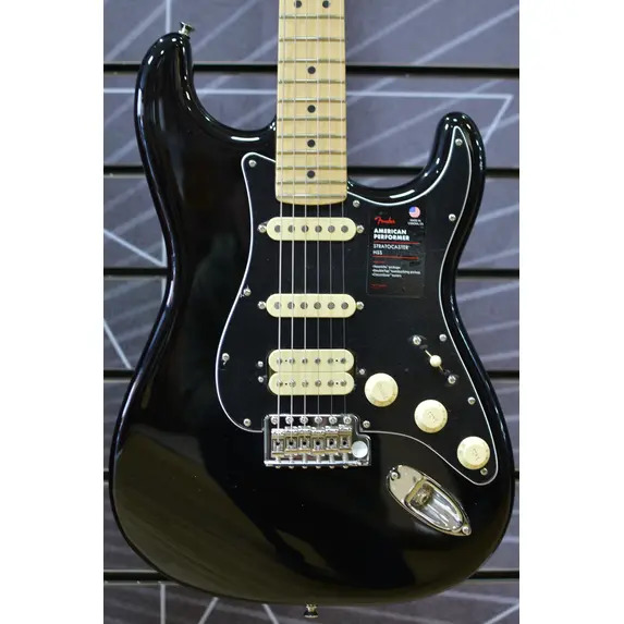 Fender American Performer Stratocaster, Black - Maple Fingerboard - Incl deluxe Gig Bag 